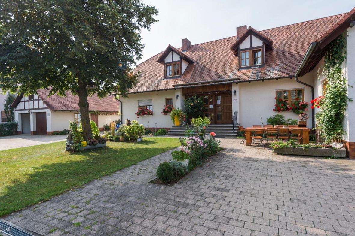 Gasthaus-Pension Hofmann Oberdachstetten Dış mekan fotoğraf