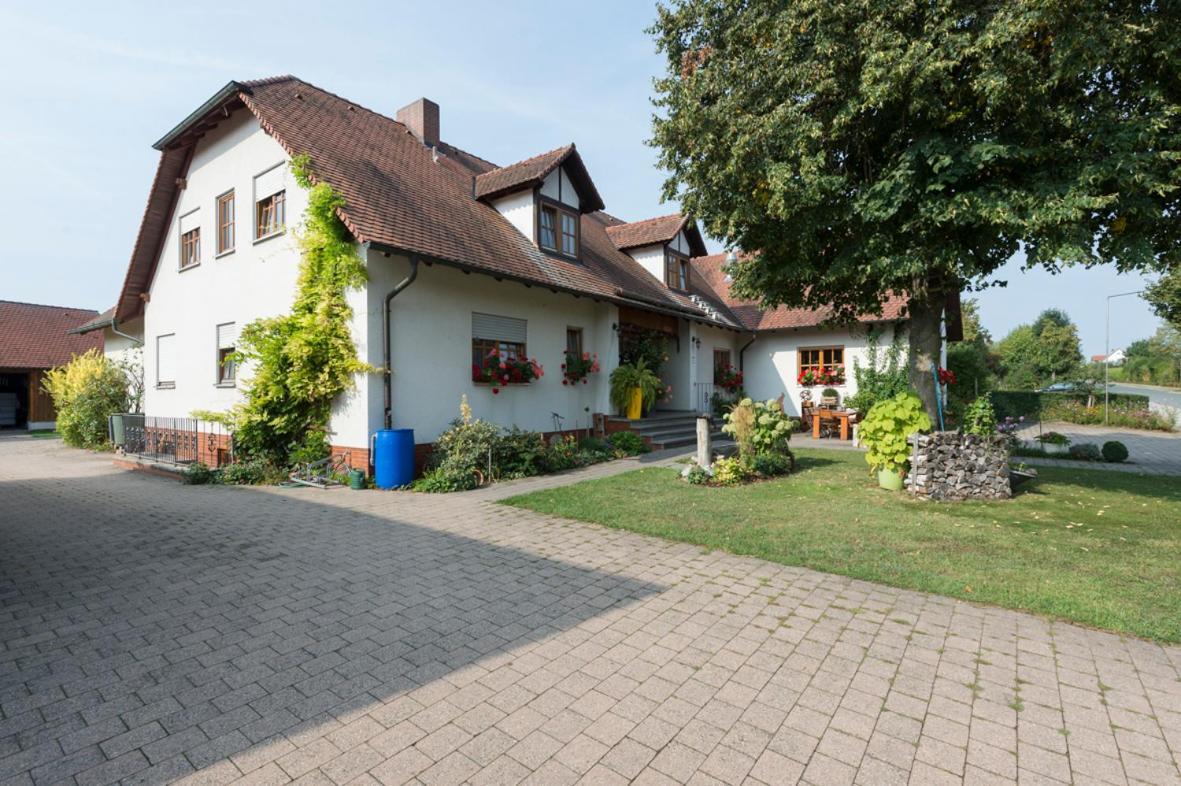 Gasthaus-Pension Hofmann Oberdachstetten Dış mekan fotoğraf